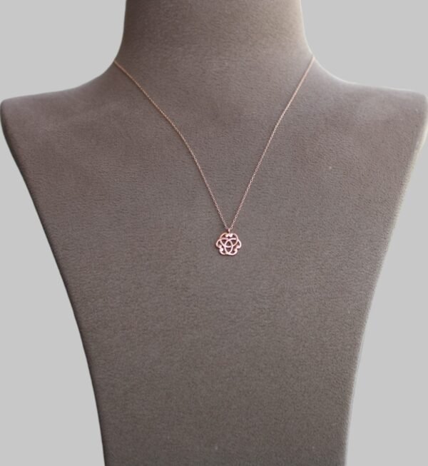 Gümüş Yaşam Çiçeği Kolye